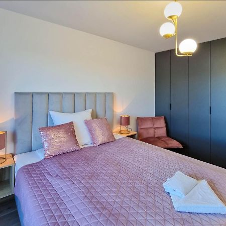 Апартаменти Visit Baltic - Sun Towers -2 Sypialnie - Parking Inklusive Свіноуйсьце Екстер'єр фото