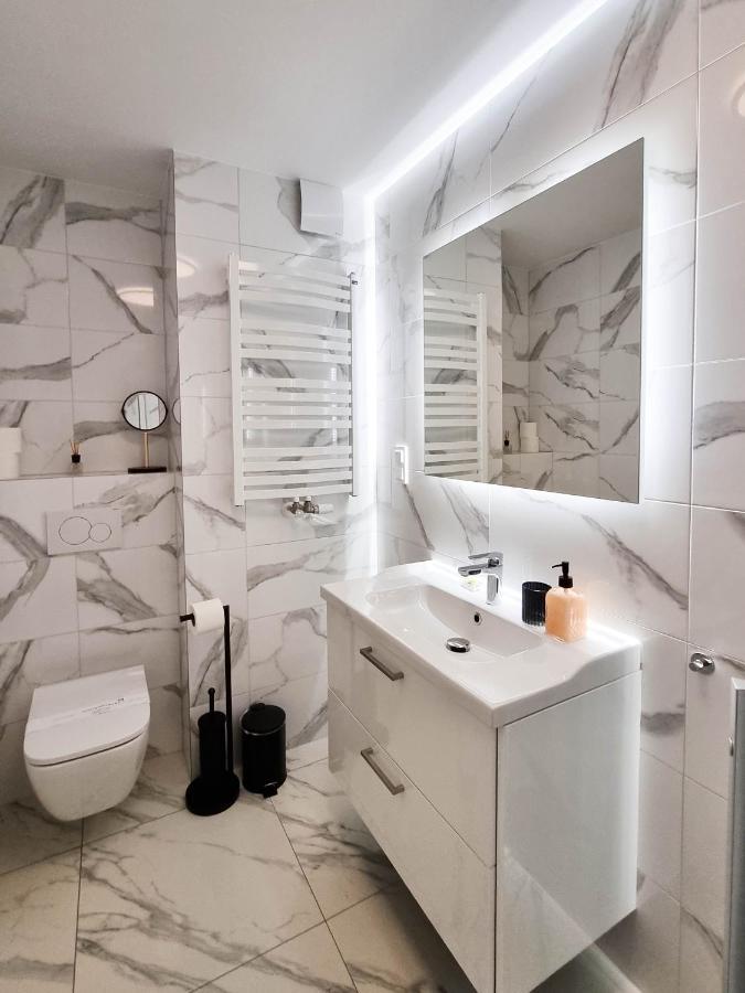 Апартаменти Visit Baltic - Sun Towers -2 Sypialnie - Parking Inklusive Свіноуйсьце Екстер'єр фото