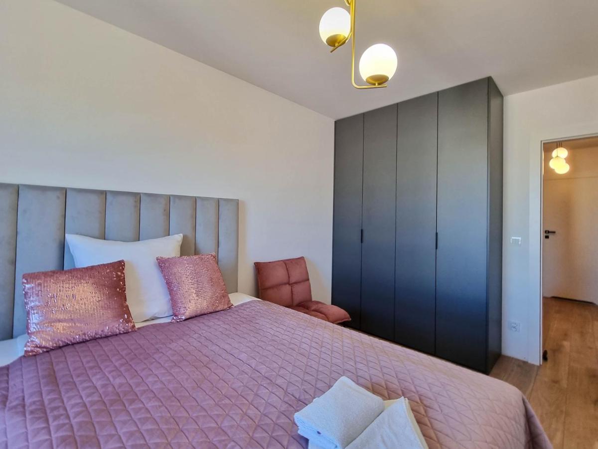 Апартаменти Visit Baltic - Sun Towers -2 Sypialnie - Parking Inklusive Свіноуйсьце Екстер'єр фото